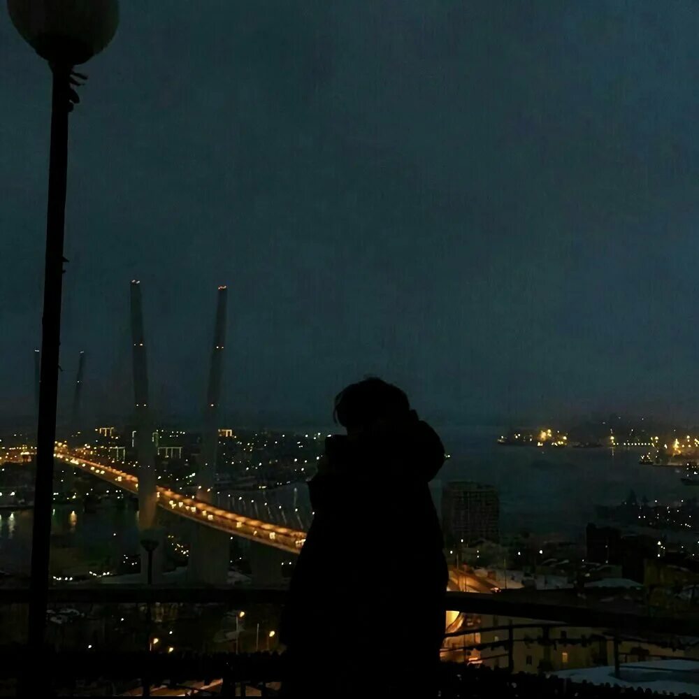 Поздняя осень вечер. Летняя ночь в городе. Просто было поздним вечером. Просто было поздним вечером. Девушка вечером на улице.