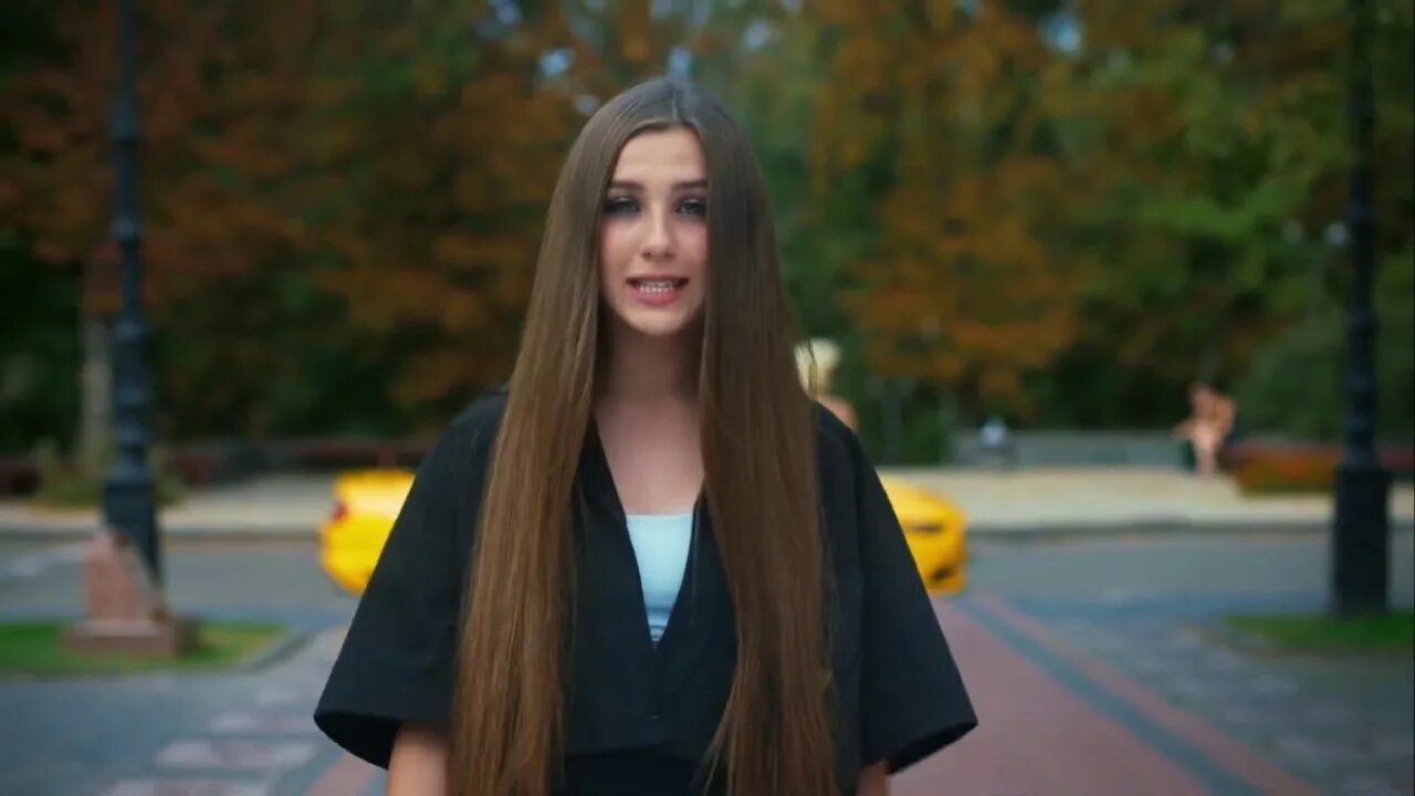 Mari m с обычным пацаном. Ноты советских песен для синтезатора. Песня девчонка 2022. Революционная песня ноты. Обычные девчонки где послушать.