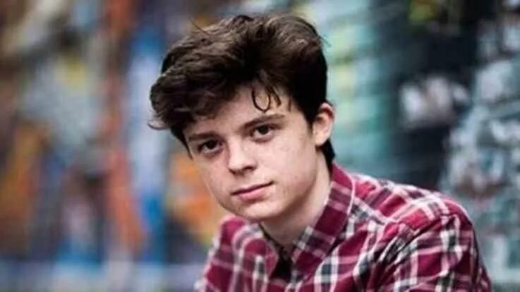 Sam harry. Сэм и гарри и пэдди. Anthony boyle and sam clemmett. Гарри холланд рождество на двоих. Sam harry.