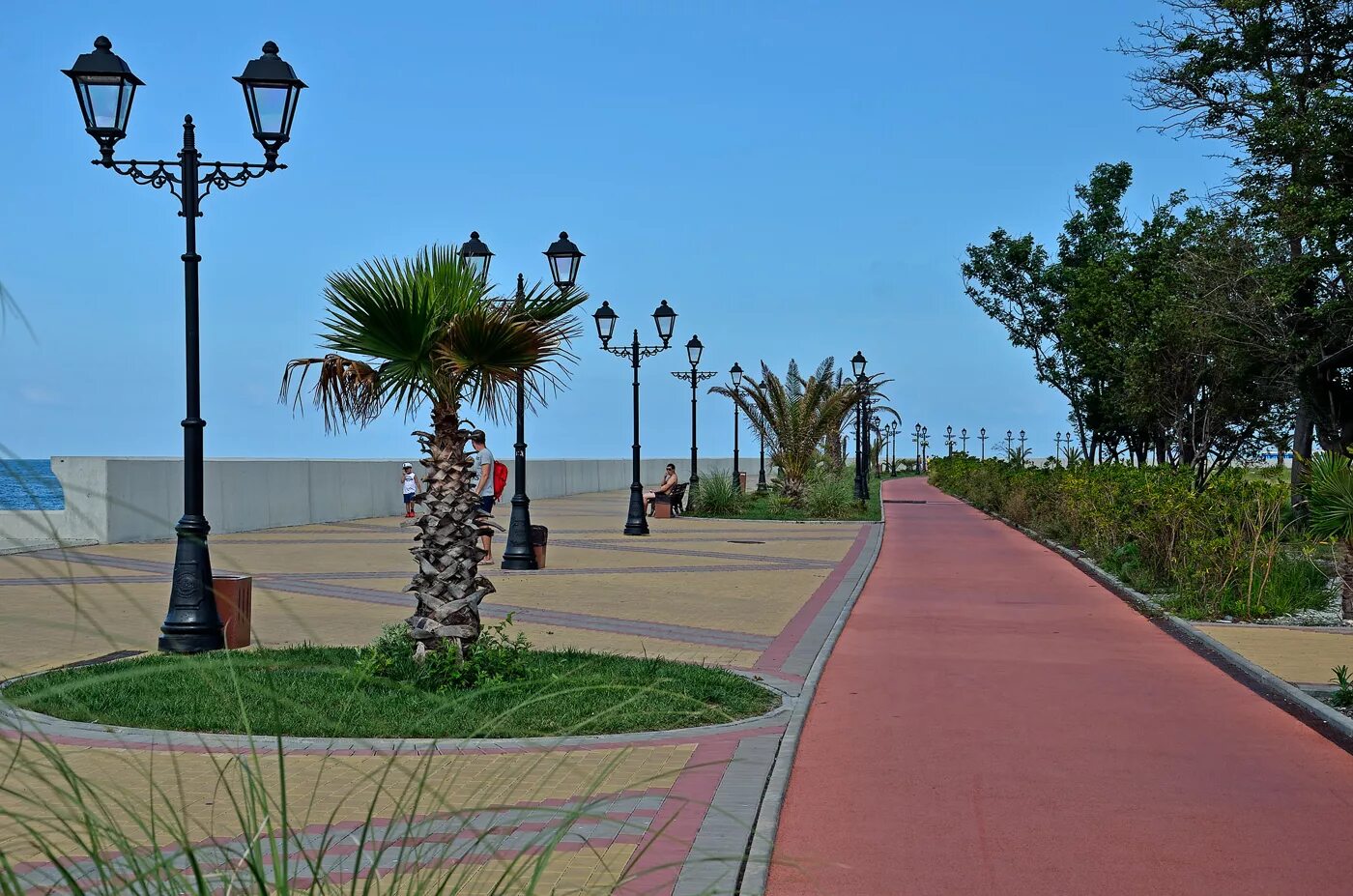 Набережная имеретинки адлер. Сочи парк достопримечательности адлерского района. Адлер куда идти. Адлер что посмотреть куда сходить. Имеретинская набережная в адлере.