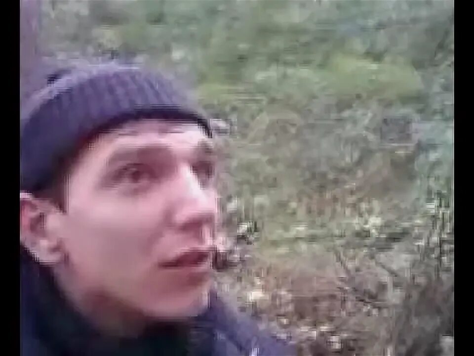 Мужчина в лесу. Кропоткин лес. Человек в хвойном лесу. Дядя лес. Лесной дядя.