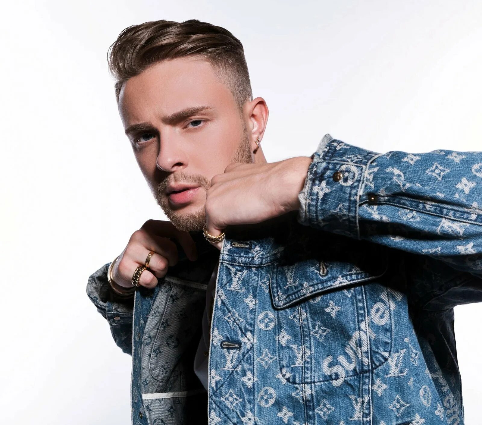 Первая песня егора. Песни егора крида. Крид поет. Песни егора крида список. Крид самая самая.