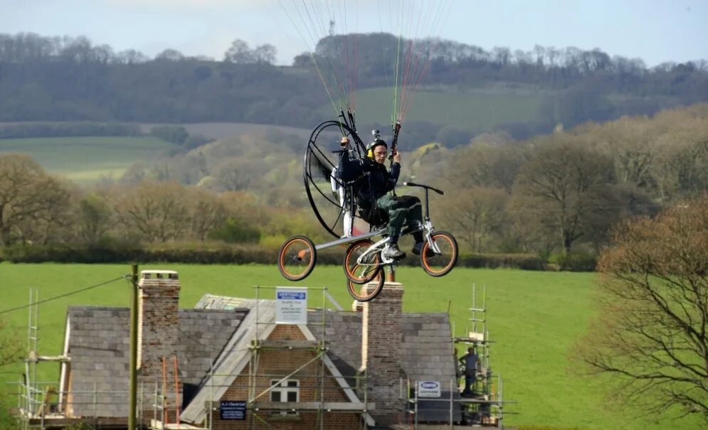 XPLOREAIR x1 Paravelo Flying Bicycle. Летучий велосипед. Летающие велосипеды Великобритании. Инженер на велосипеде. Летающий велосипед