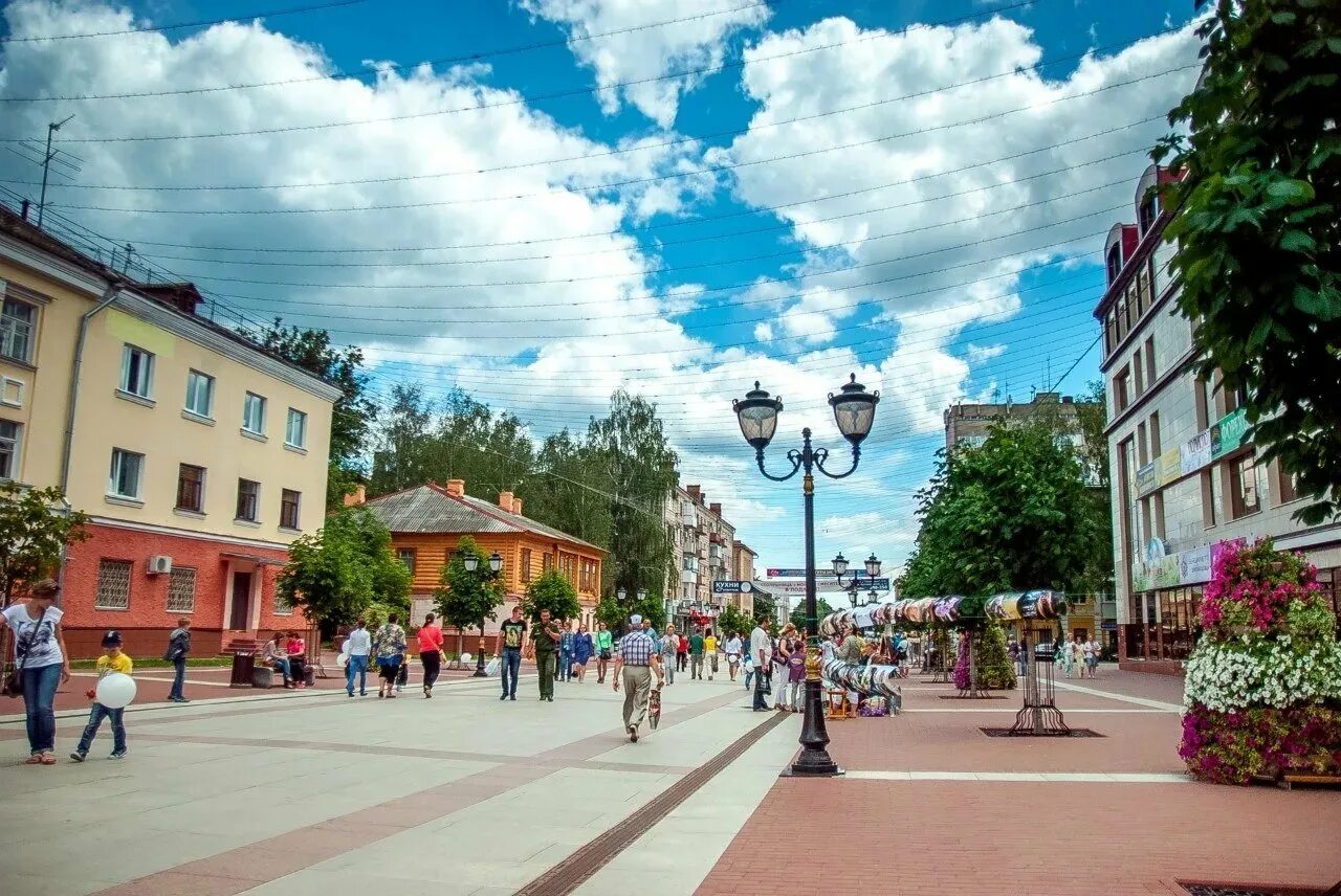 Брянск ул ленина. Брянск центр города. Улица Гагарина Брянск. Столица Брянска. Бульвар Гагарина 10 Брянск.