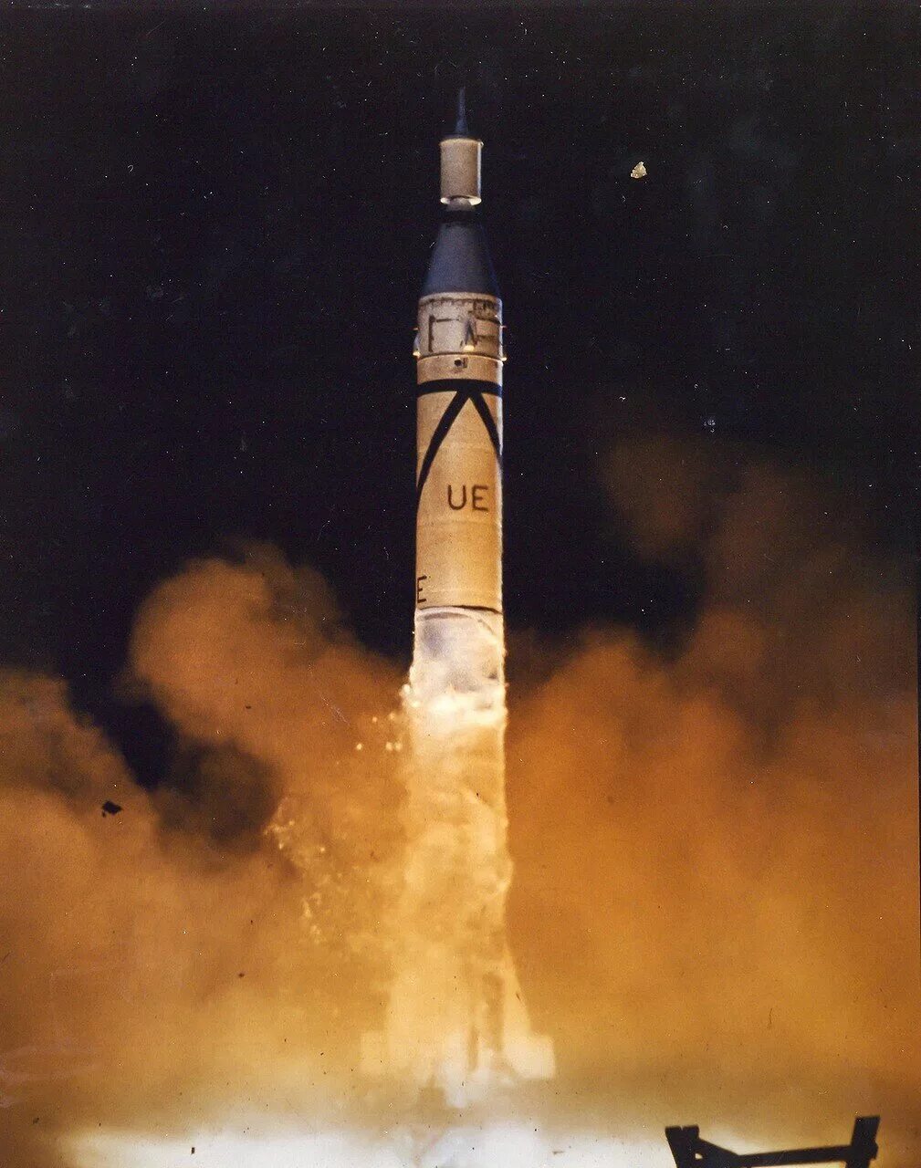 Первая космическая гонка. Эксплорер-1 искусственный Спутник. Explorer 1 Спутник. Первый американский Спутник 1958. 31 Января 1958 запущен эксплорер-1 первый американский Спутник.