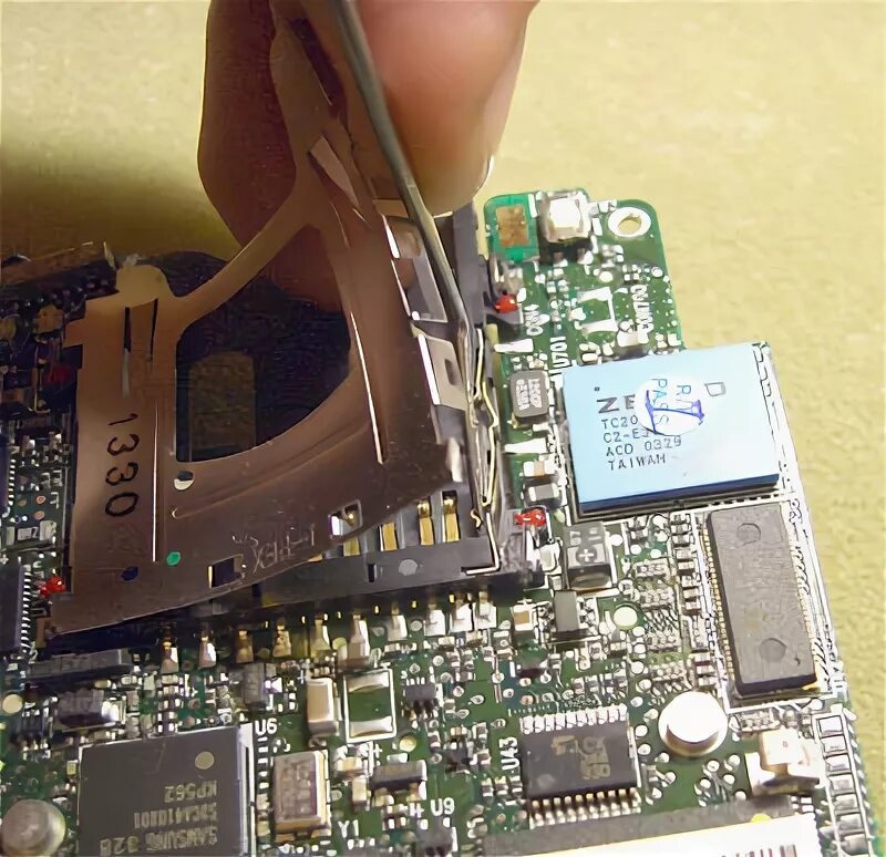 How to fix a rubbing door. Ремонт pocket. Ремонт pocket. Ремонт pocket. Платы 1 и 2 ревизии game boy pocket.