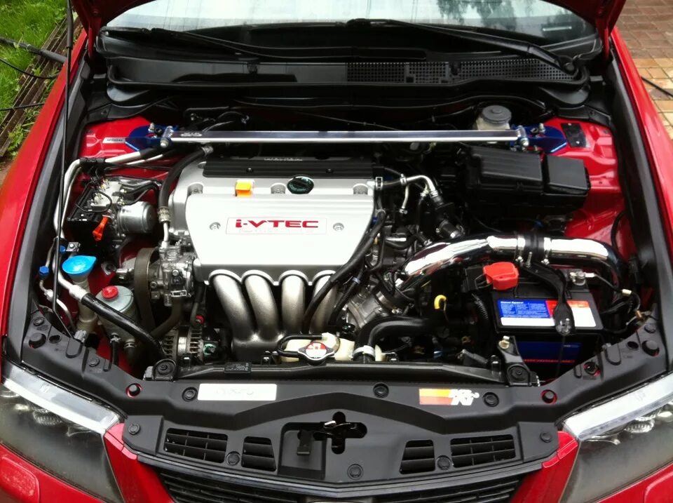 Accord 7 двигатель. 4. Accord 7 двигатель. Подкапотка honda accord 6. 4 свечи.