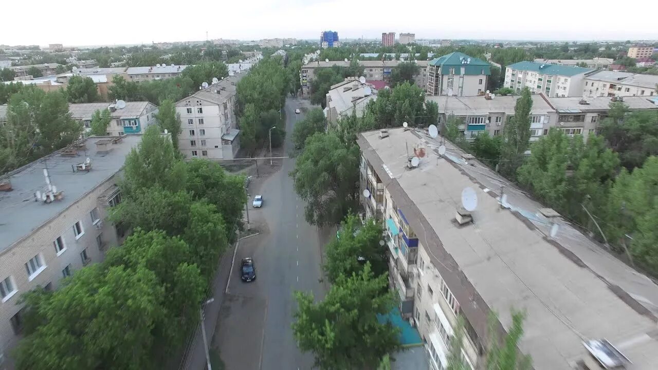 Видео уральские города. Уральск вид сверху. Уральск улицы. Уральск ул Сурова. Уральск ул Кердери 140.