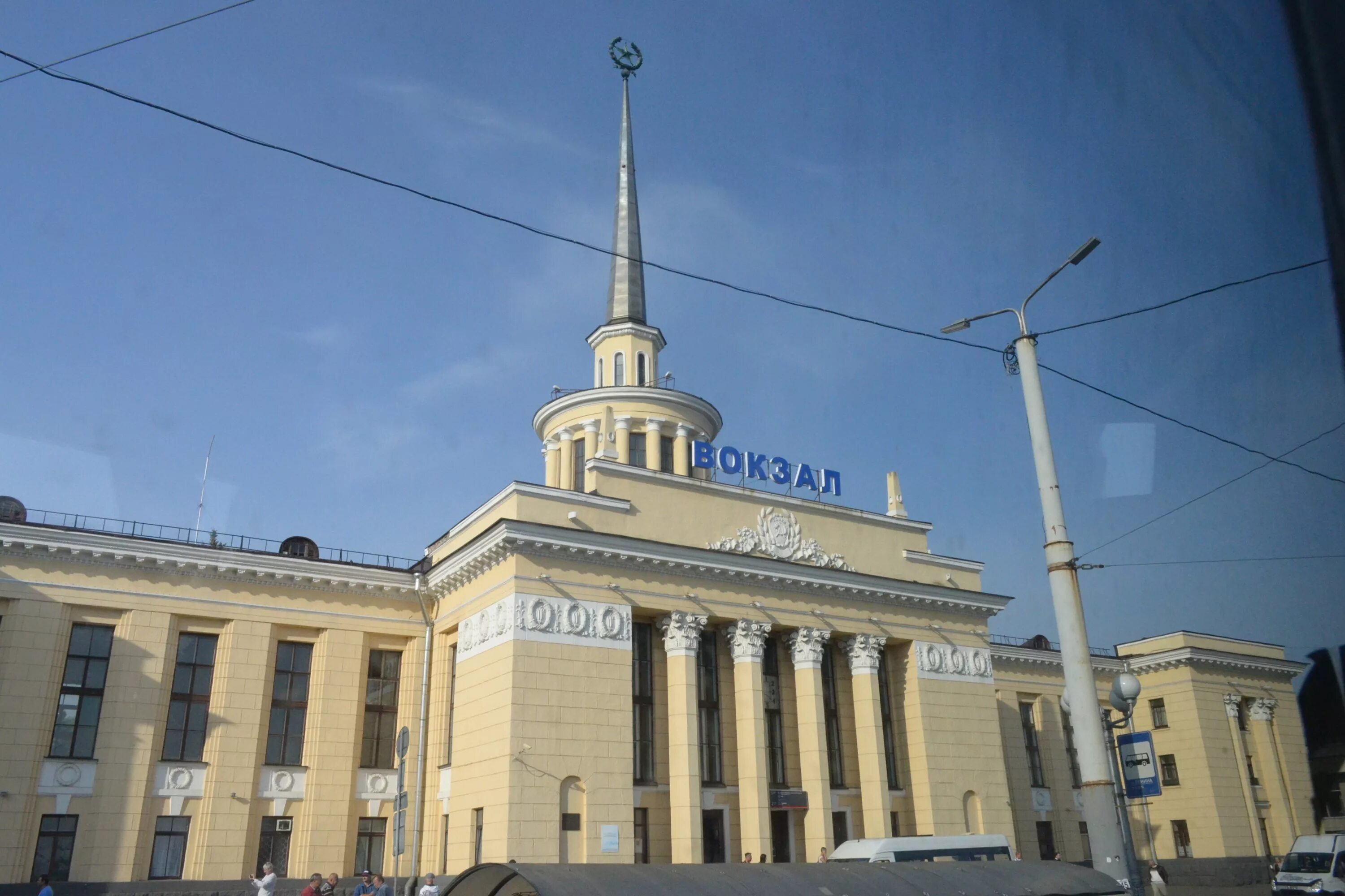 Жд петрозаводск телефон. Вокзал Петрозаводск. Петрозаводский ЖД вокзал. Дж вокзал Петрозаводск. Карелия Петрозаводск вокзал.