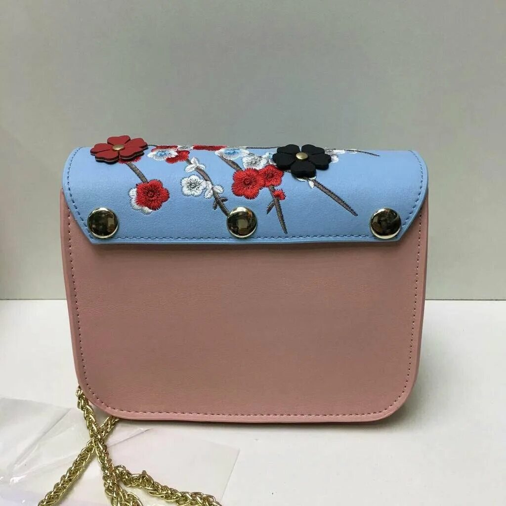 Furla metropolis бабочки. Furla metropolis со сменными крышками. Сумка фурла метрополис со сменными крышками. Сумка furla со сменными крышками. Сумка со съемными.