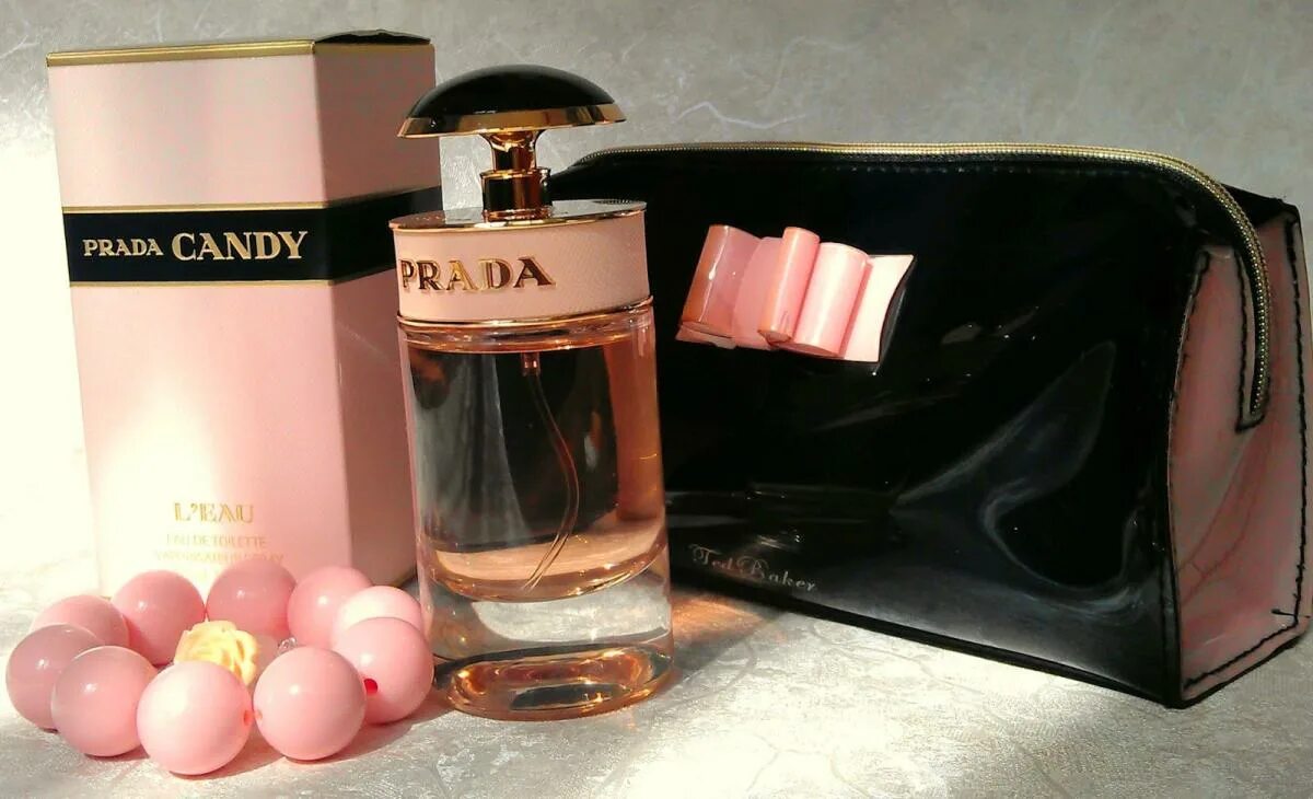 Канди прада. Prada Candy Lady 30ml EDP. Прада Кэнди leau. Prada Candy Prada. Prada Candy 2011.