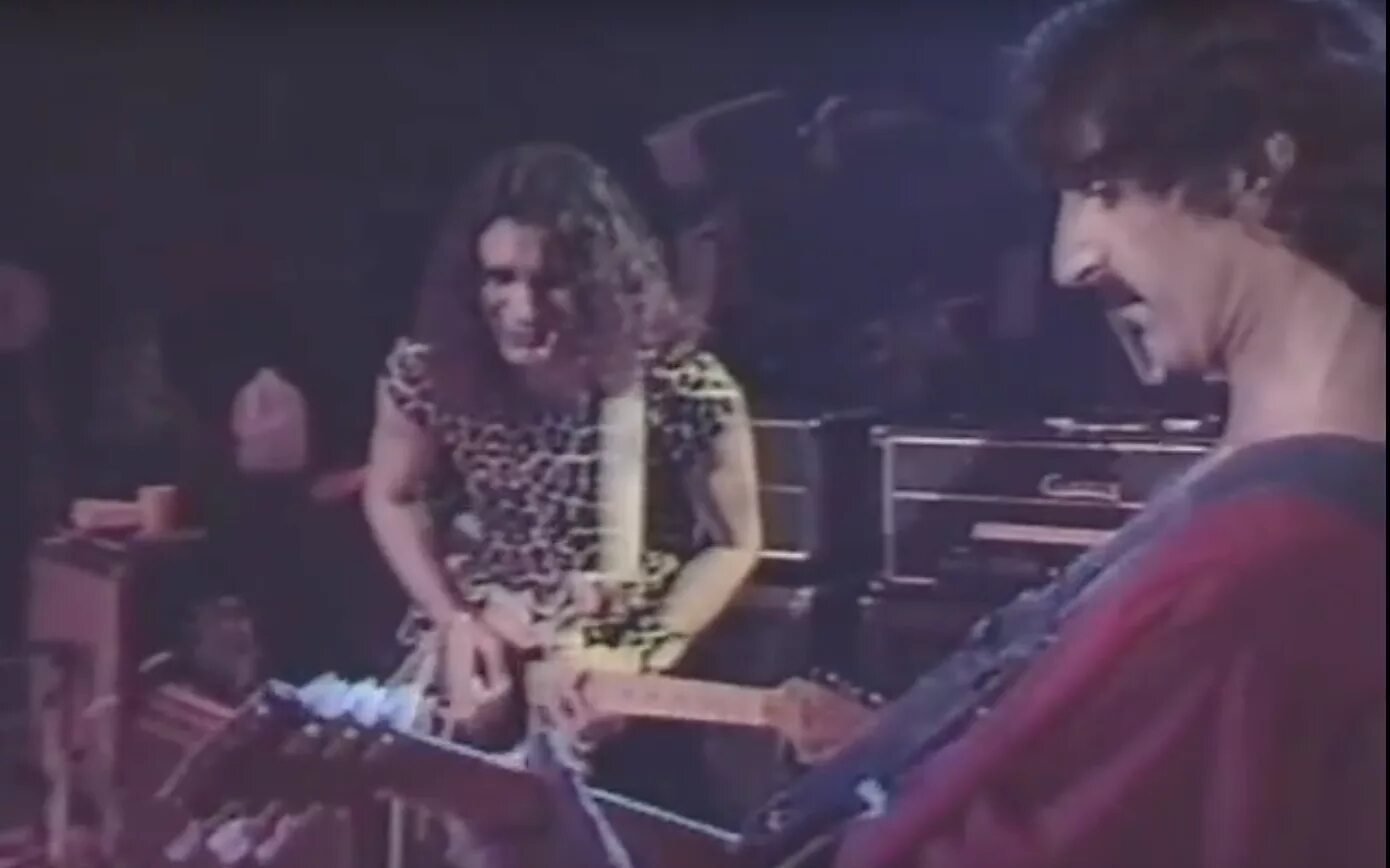 Who needs keyboards anyway. Steve vai in Frank Zappa Band. Steve vai with Frank Zappa. Frank Zappa and Steve vai photos.