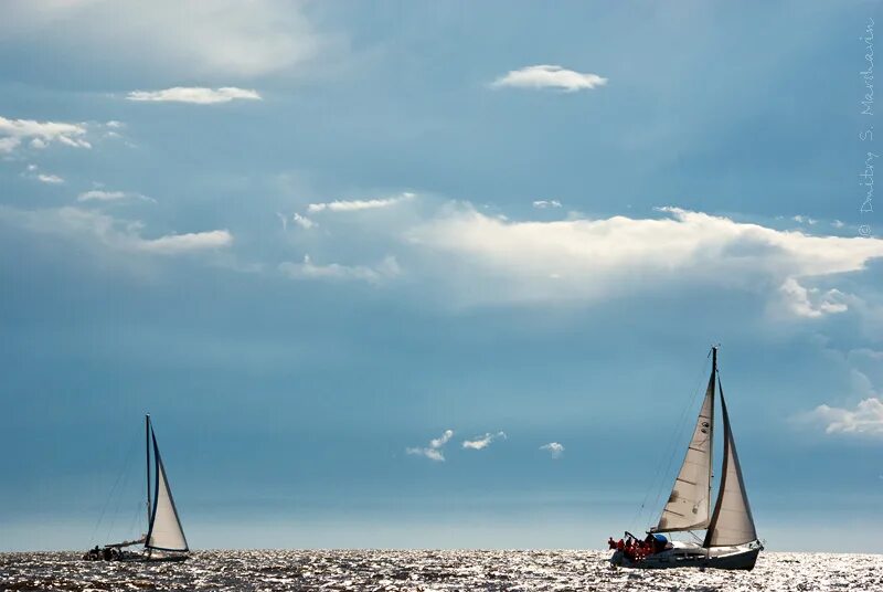 Яхта в море на закате. Sail i am. Яхта сейлинг. Yacht travel. Spinnaker парус.