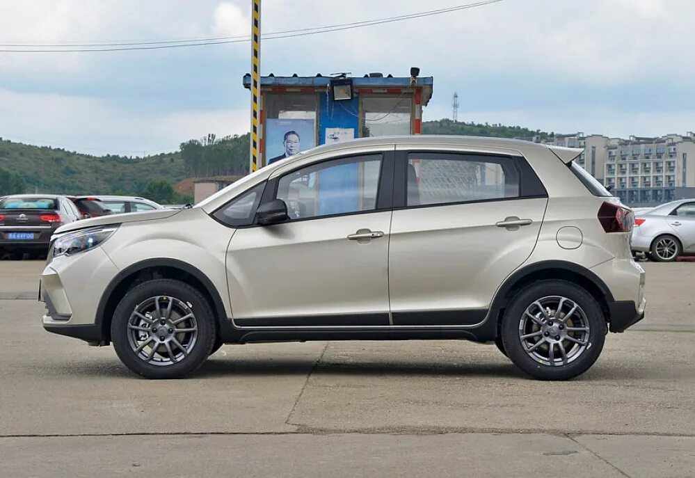 Geely livan x3 pro. Geely vision x3 pro. Кроссовер livan x3. Geely livan x3. Джили ливан х3.