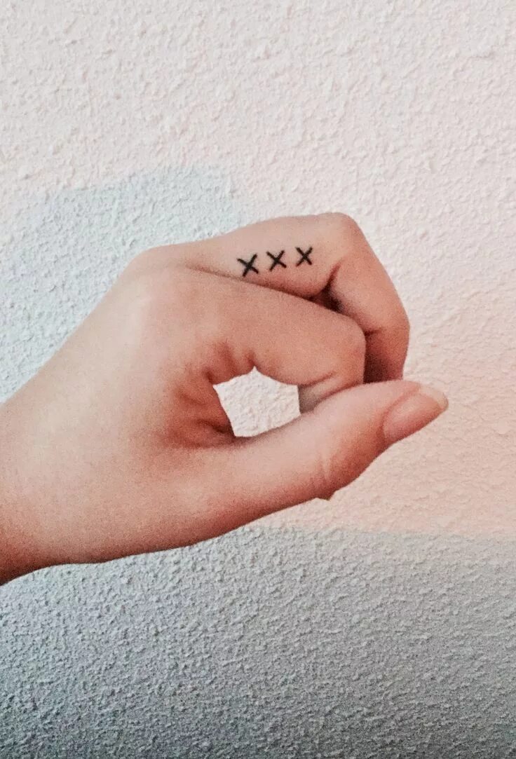 тату гелевой ручкой. легко сделанные татуировки. легко сделанные татуировки. тату ручкой. легко сделанные татуировки.