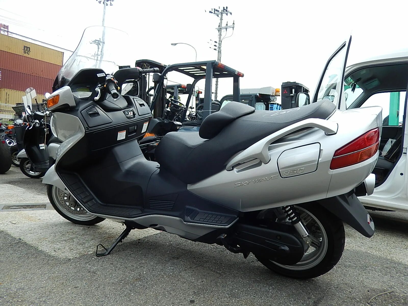 Suzuki Skywave 650. Сузуки Скайвэй 650. Suzuki Skywave 650 Tuning. Макси скутер Сузуки Скайвэй 650. Скайвэй 650