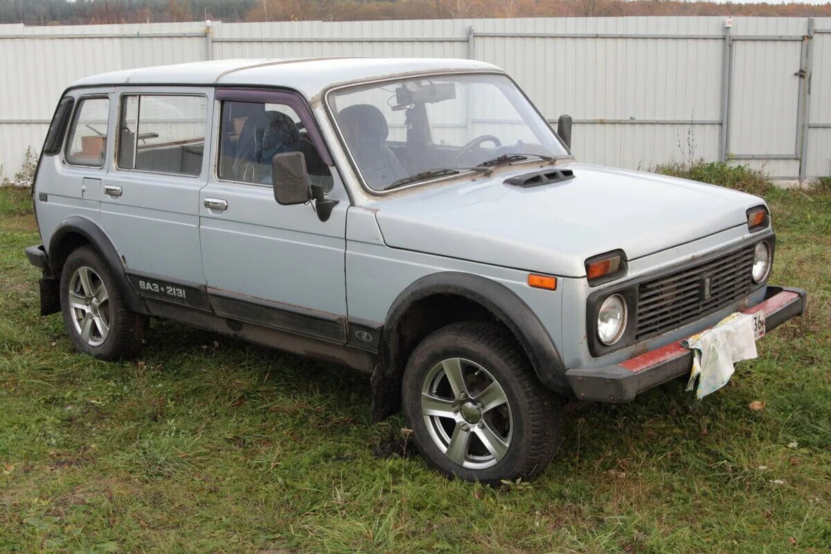 Ваз 21218 фора бронто. Нива 2131 2004. Ваз 2131 2009 года. Ваз 2131-02. Нива 21214 2022.