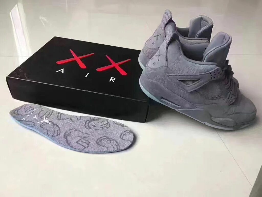 Nike kaws 4. Nike Air Jordan 4 KAWS Grey. Nike Jordan 4 KAWS. Nike Air Jordan 4 KAWS. Nike Air Jordan 4 x KAWS Grey.