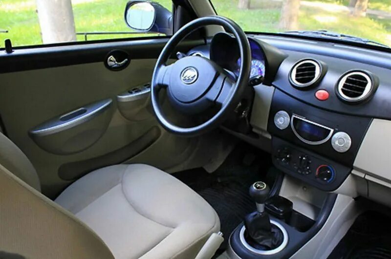 Lifan Smily 320 салон. Lifan Smily i 320 салон. Lifan Smily 320 комплектации. Lifan Smily 2012 салон. Лифан смайли двери