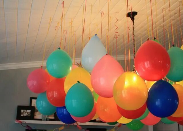 На обычном шаре. Украсить комнату шариками. Украшение шарами без гелия. Украсить комнату шарами на день рождения. Украсить комнату шариками без гелия.