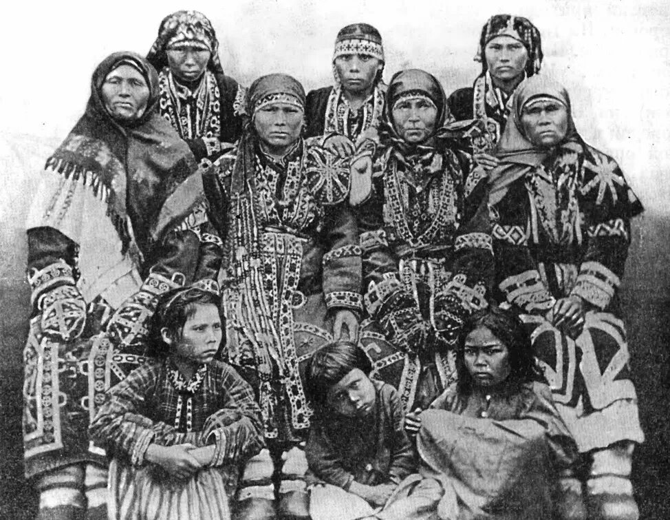 Коренные народы урала вогулы манси. Манси (вогулы). Народы урала вогулы (манси). Коренные народы урала вогулы манси. Ханты манси народ.