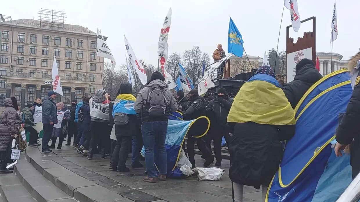 Новости капитуляция украины. Митинг Украина. Украинцы митингуют. Новый Майдан.