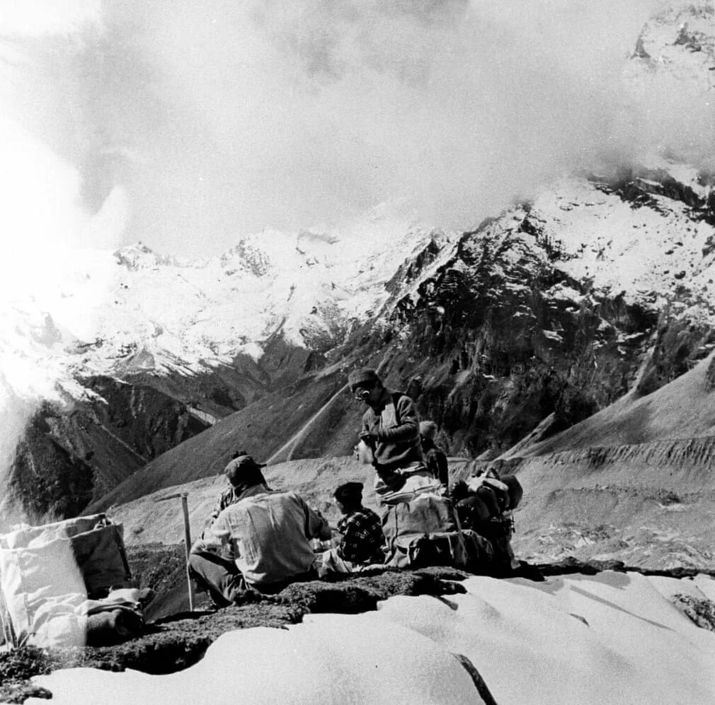 Экспедиция на Эверест 1922 год. Первое восхождение на Эверест 1953. Эверест 1993. Первая экспедиция на эверест