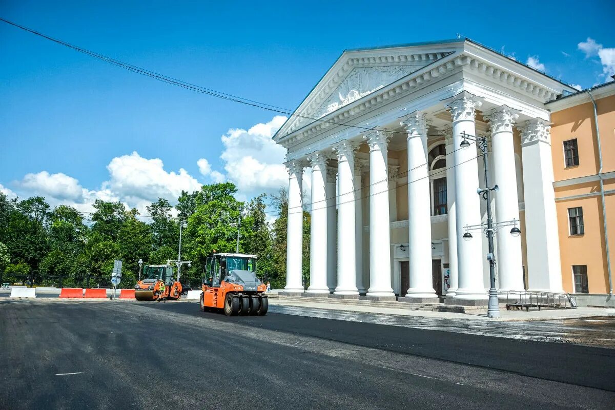 Тверь тверская площадь 7. Театр драмы тверь. театральная площадь 1 тверь. московская площадь тверь. тверская площадь тверь.