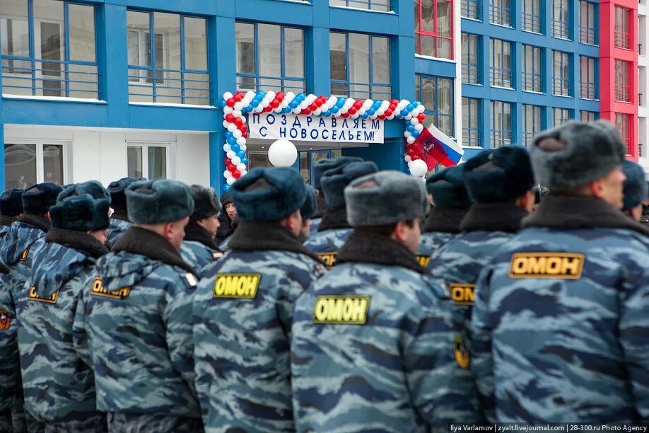 База омона рядом с крокусом. Московский ОМОН Строгино. База ОМОНА В Строгино. Здание ОМОНА. Казармы ОМОНА.