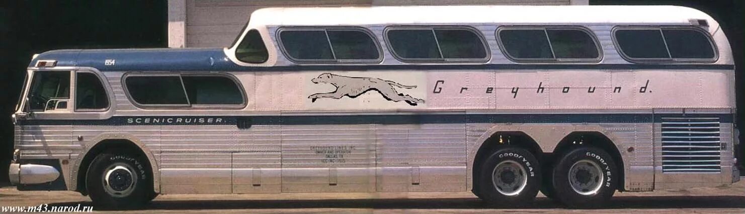 Автобус пятьдесят пятый. Американские автобусы 50-х. Американские автобусы Greyhound. Автобусы США 60х. Автобусы Америки 80х.