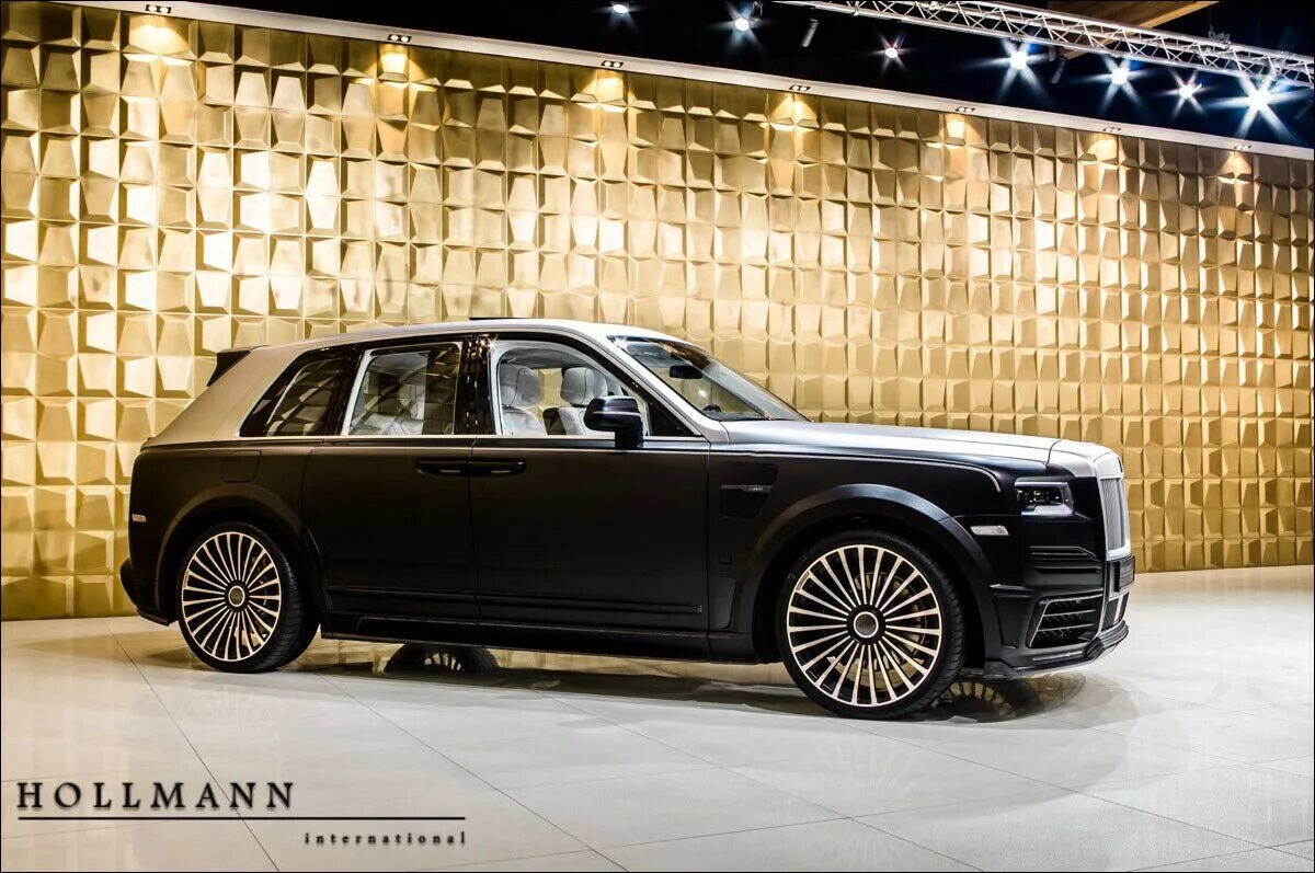 Rolls cullinan цена. Роллс Ройс Куллинан. Роллс Ройс кроссовер. Джип Роллс Ройс Cullinan. Rolls Royce Mansory 2022.