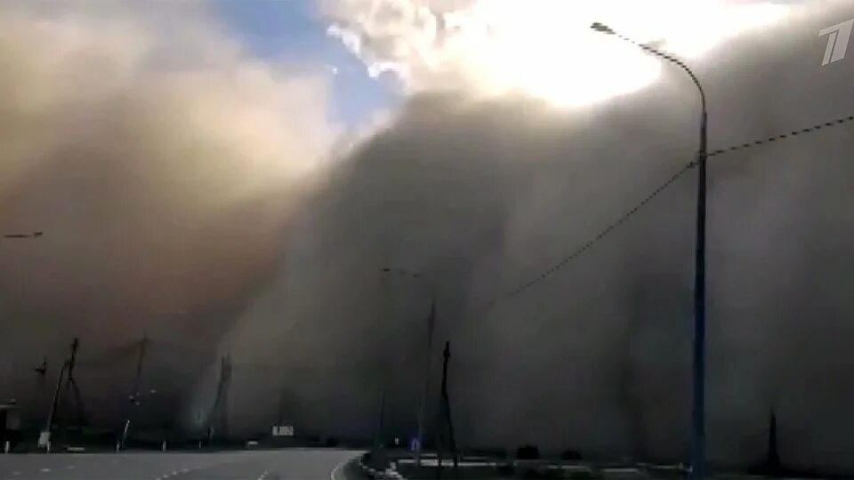 Пыльная буря в калмыкии сегодня. Пыльная буря в астрахани. песчаная буря в астрахани. зимние пыльные бури астрахань...