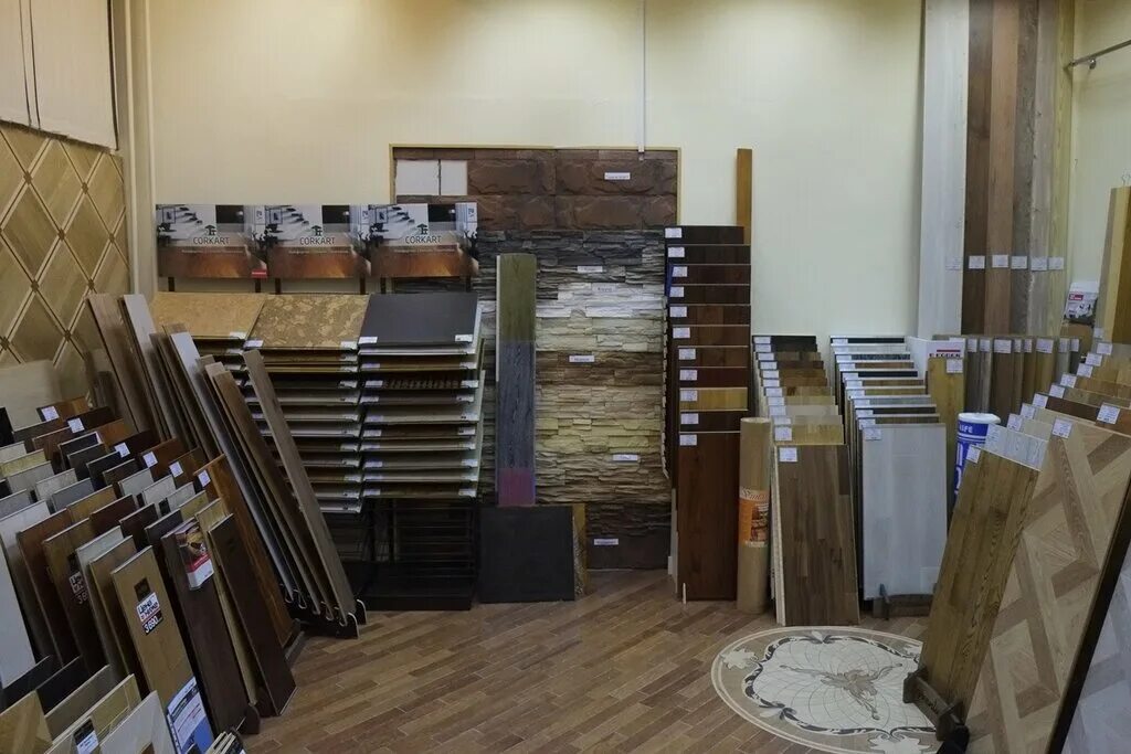 настоящие полы спб магазин. владимир шестаков олимп паркета. магазин на полнее покрытие. магазин паркета фон. фирменный магазин напольных покрытий.