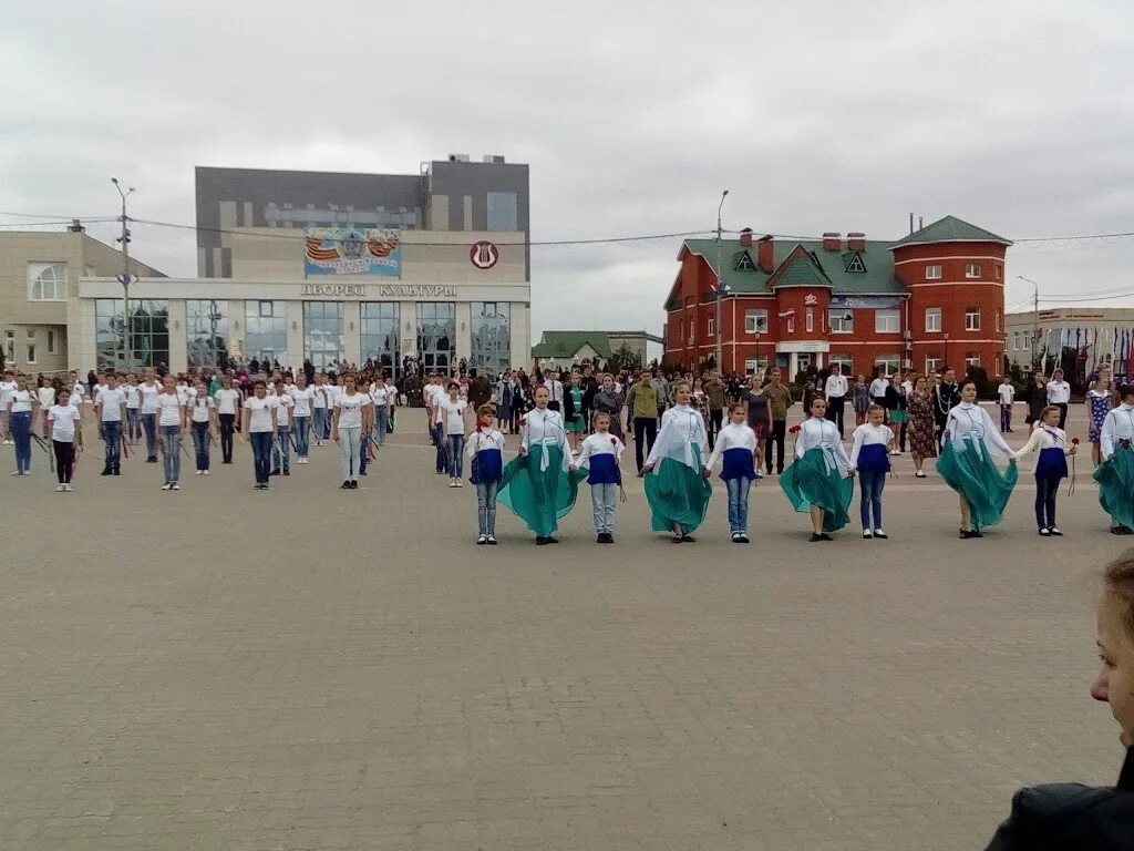 Погода в чернянке на 10 дней. Кинотеатр космос Чернянка. Белгородская область, пгт. Чернянка , площадь Октябрьская. Пл Октябрьская 12 Чернянка. Посёлок Чернянка Белгородской области.