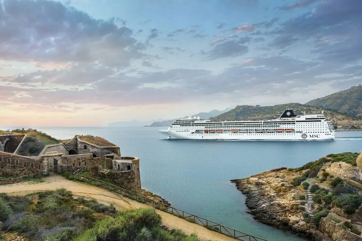 Круиз msc splendida. Пак групп круизы. Msc magnifica круизный лайнер. Пак групп круизы. Пак групп круизы.