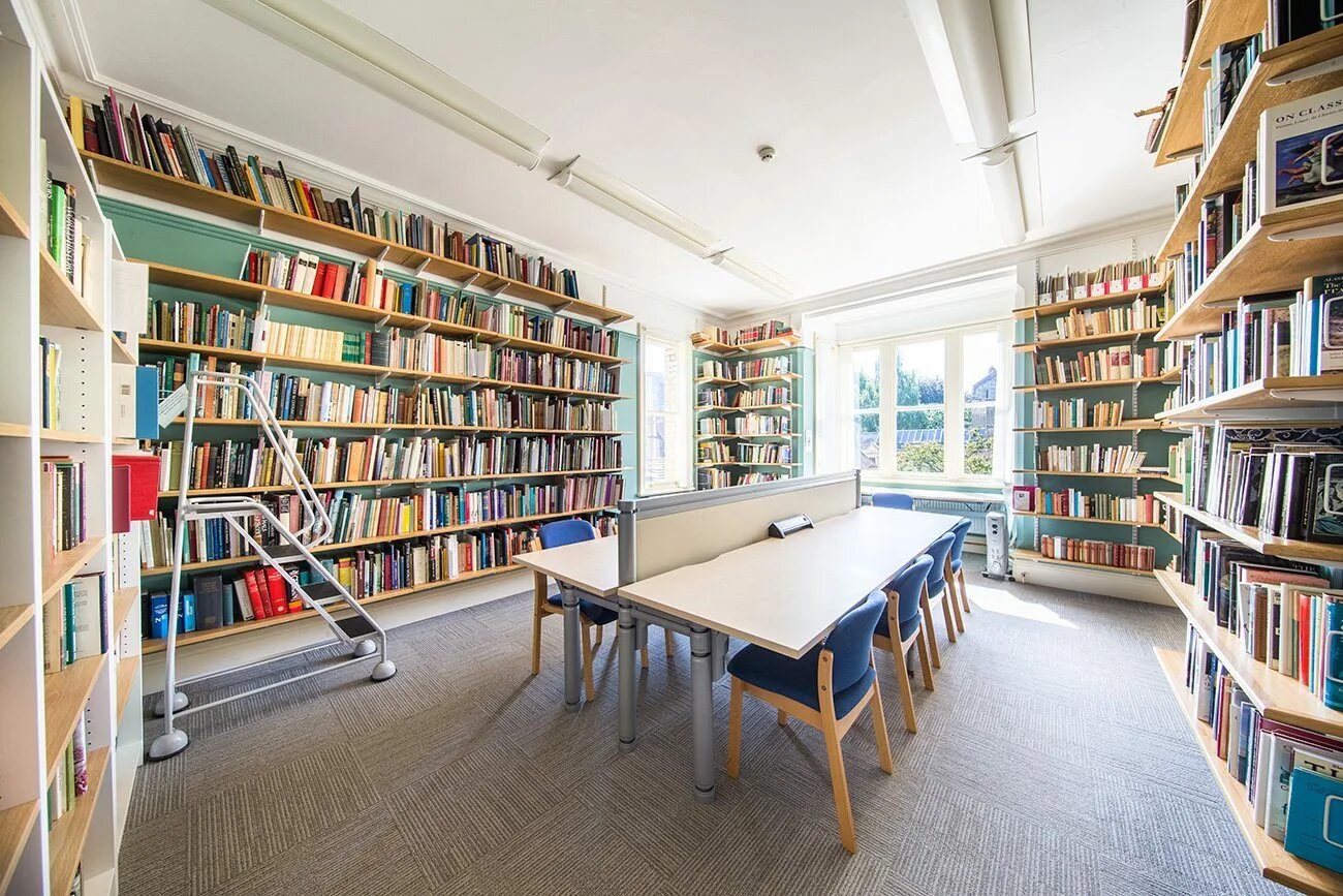 Современная учебная библиотека. Интерьер читального зала. Современная учебная библиотека. Библиотека в учебном заведении. Раменская библиотека читальный зал.