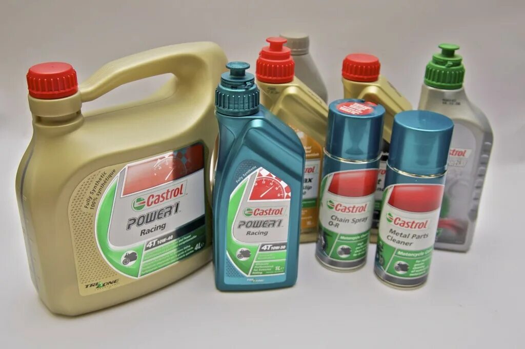 Castrol txt 5w40. Castrol Magnatec 5w40. 15b9f5 Castrol. Масло кастрол реклама.