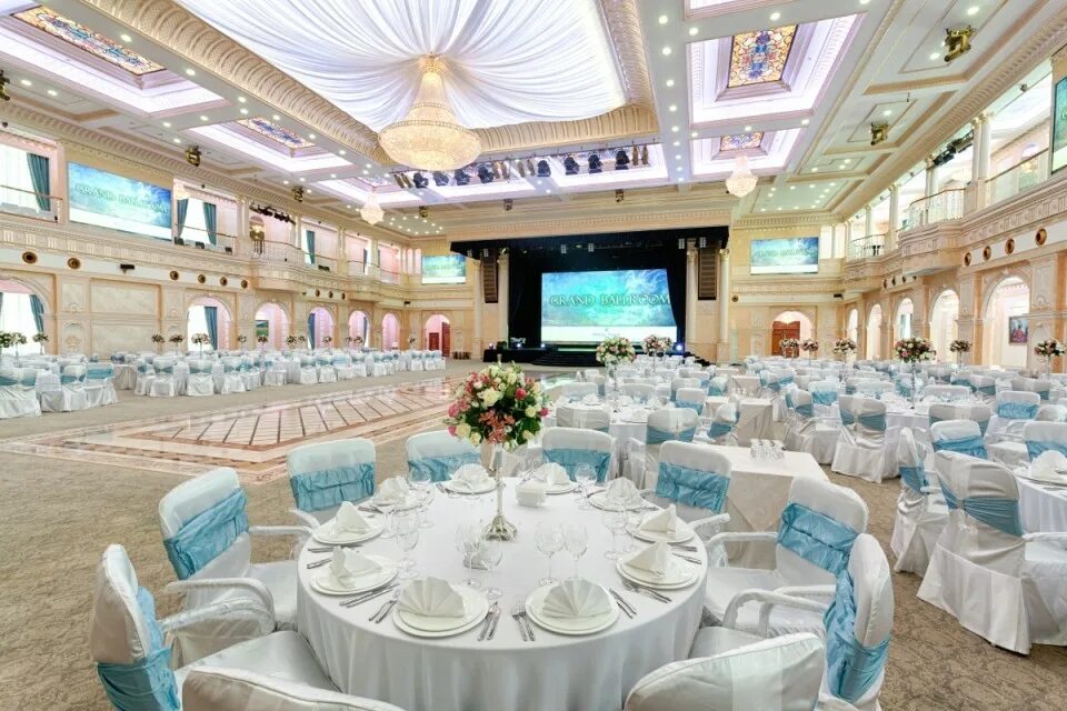 Роял Тулип Алматы. Баллрум банкетный зал. Grand Ballroom Алматы. "Grand Ballroom Royal Tulip" Алматы. Банкетные залы сургут