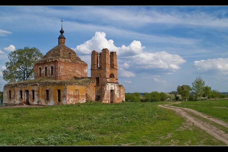 Храм Дмитриевский Тимский район Курская область. Полуразрушенные храмы Курской области. Церковь Мелехино Щигровского района Курской. Церковь Святой Троицы (с.Высоковка).