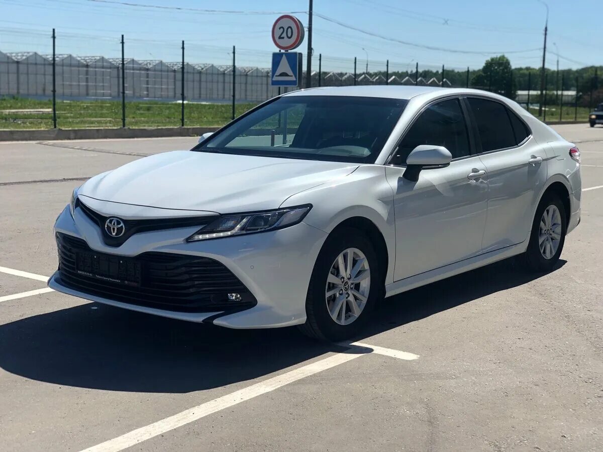 Toyota camry xv70 белая. Toyota camry 2019 белая. Toyota camry 3. Камри белая 2019. Тойота камри 2019 белая.