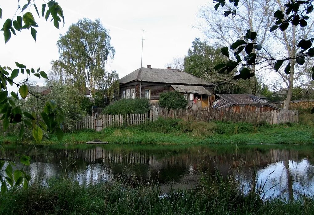 Сорокино домик у реки. Река Судогда. «Дом у большой реки» (2010 г. реж. И.Штернберг). Тавда домик у реки. Дом у реки авито