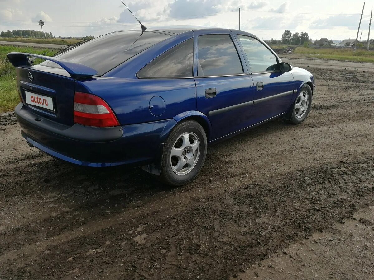 Опель вектра 1998. Opel Vectra b 1998 синий. Opel Vectra a 1995 синяя. Опель Вектра лифтбек 1998. Opel Vectra 1.6 МТ, 1998,.