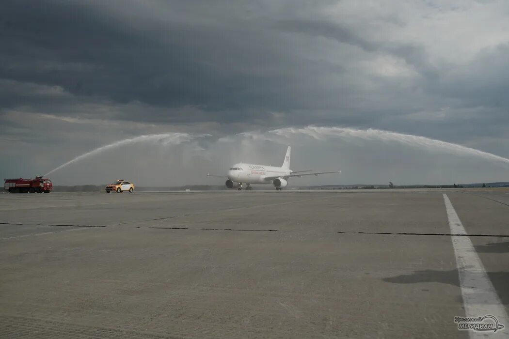 Самолет уральский фото. Самолет Урал. Airlines показать самолет. Фото украинского лайнера Airbus.