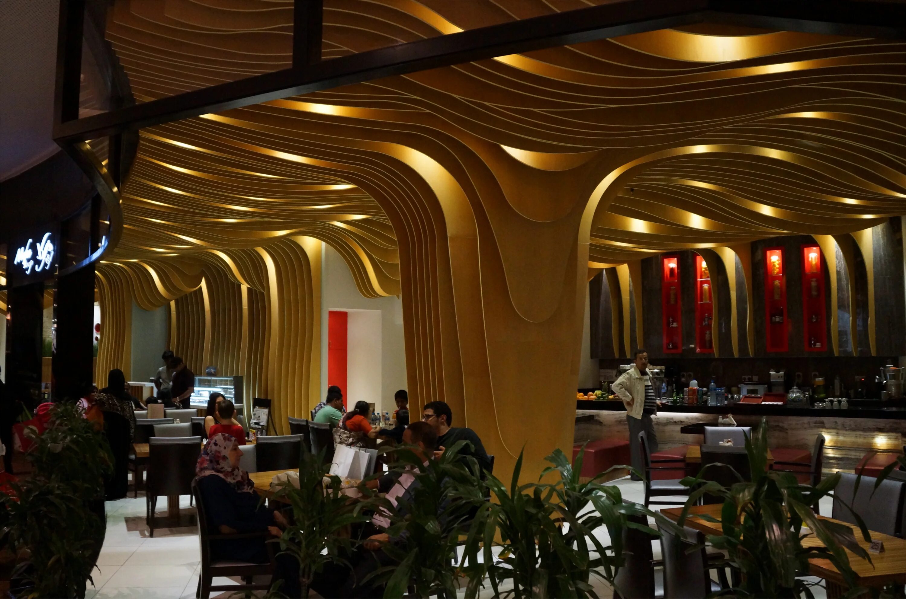 Connect hotel bar and terrace 3*. Ресторан lowe dubai. Кафе лето в дубай молле. Кафе в дубай молле. Джумейра ресторан.