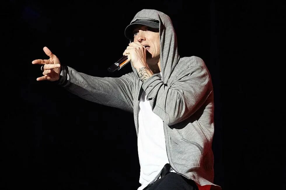 Рэп чтение. Рэпер Эминем. Эминем певец репер. Eminem 2004. Эминем 2009.