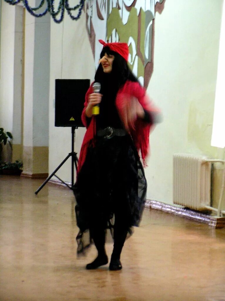 выход бабы яги на корпоративе