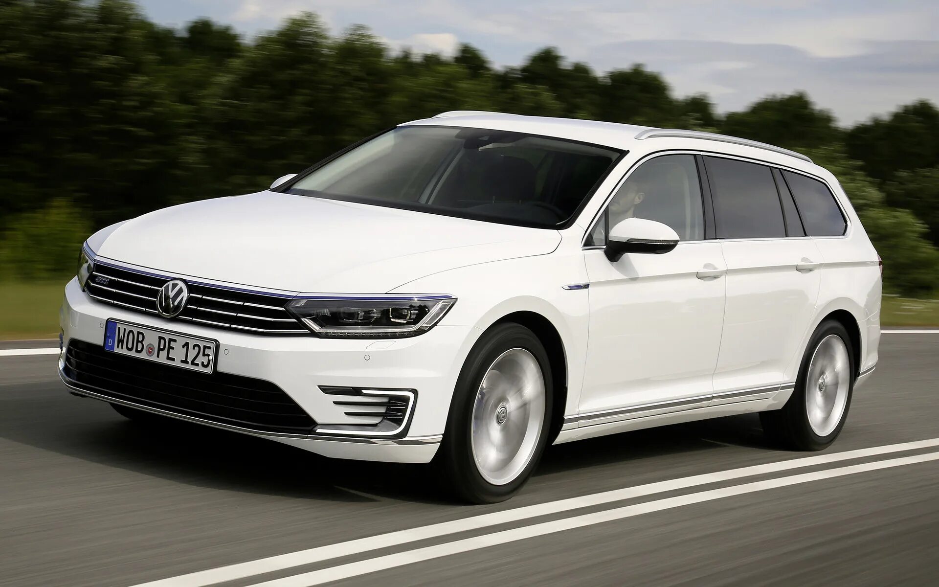 Volkswagen Passat универсал 2015. Volkswagen Passat 2019 универсал. Volkswagen Passat 2014 универсал. Пассат b8 универсал белый.