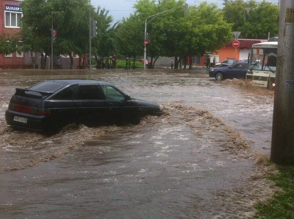 Осадки в уфе. Дождь в Уфе. Сильный дождь в Уфе. Уфа затопило дождь. Потоп Уфа 2017.