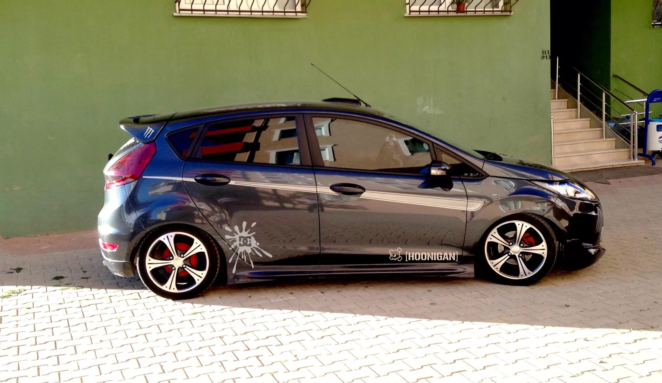 Ford fiesta mk5 диски. Ford fiesta 1. Форд фиеста мк5. Разболтовка форд фиеста. Ford fiesta mk5 диски.