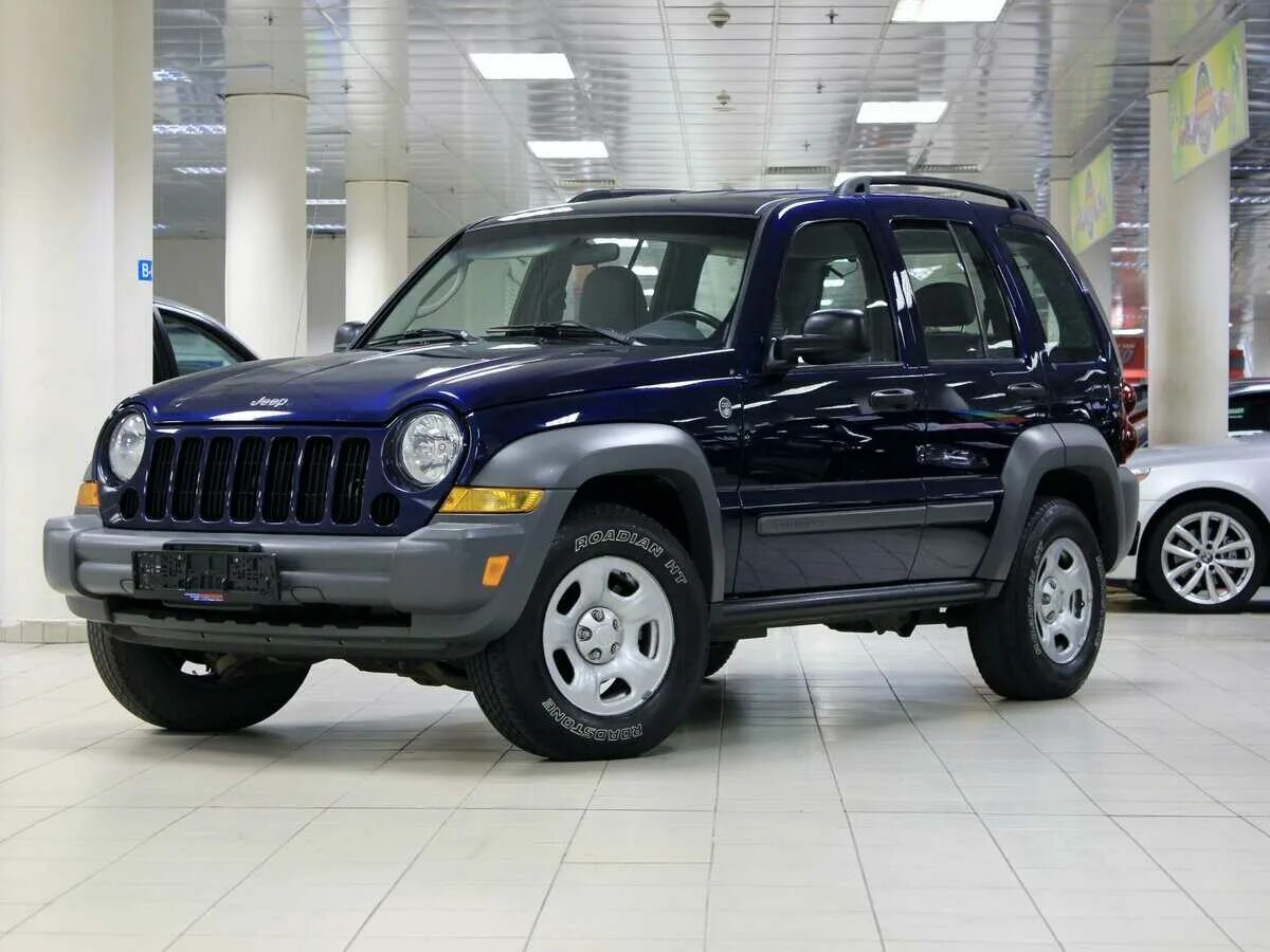 Купить внедорожник московская область с пробегом. Jeep Liberty North America. Jeep Liberty (North America) II. Jeep Liberty 1 поколение. Jeep Liberty (North America) II 3.7.